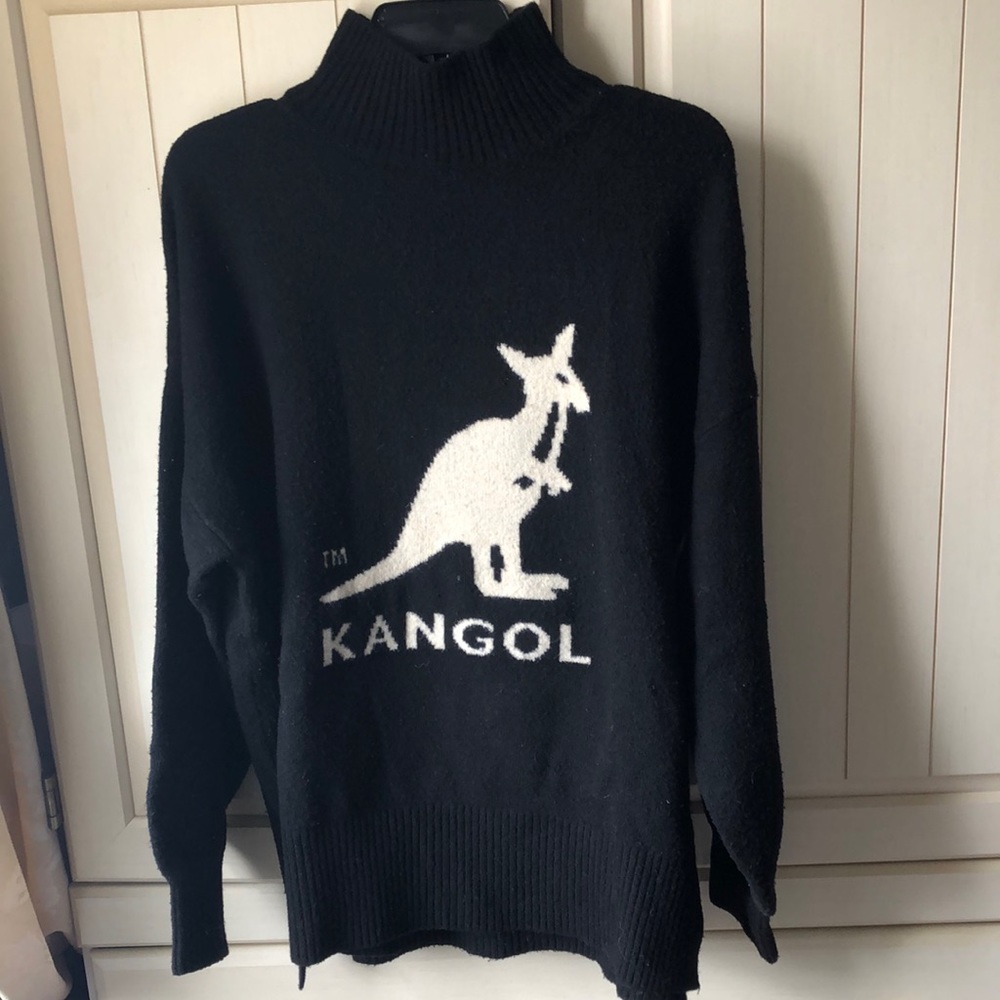 • BLOGGER’S FAVORITE • KANGOL Sweater from H&M • MAKE AN OFFER 🖤 - Picture 6 of 16